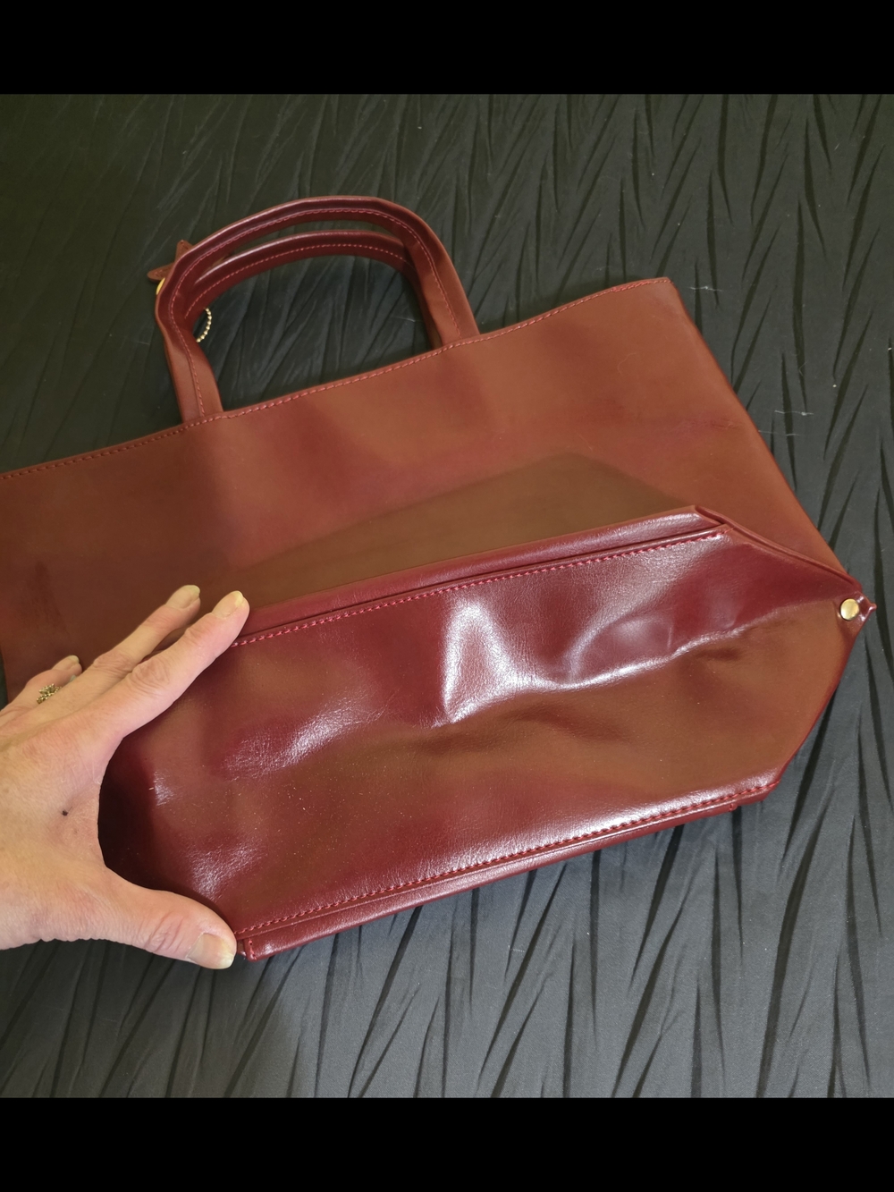 Estee Lauder Red Tote with Star Charm - Picture 4 of 10